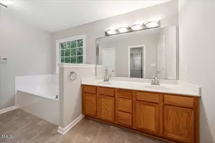 916 Brookhannah Ct, Fuquay-Varina, NC 27526 - Photo 16