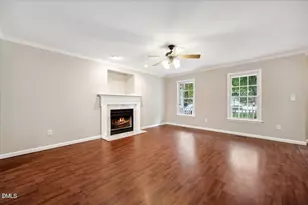 916 Brookhannah Ct, Fuquay-Varina, NC 27526 - Photo 8