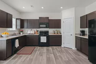 827 Biltmore Dr, Sanford, NC 27332 - Photo 4