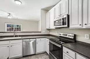 2707 Sunny Corners Ct, Raleigh, NC 27614 - Photo 2