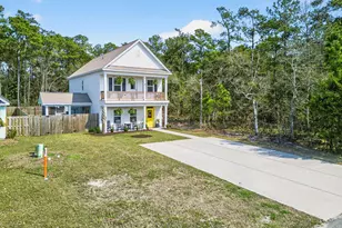 1212 N Caswell Ave, Southport, NC 28461 - Photo 2