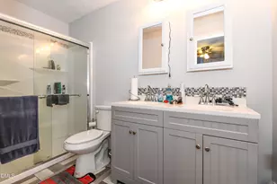 915 Shelby Dr, Greensboro, NC 27409 - Photo 16