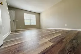 10 Red Ln, Raleigh, NC 27606 - Photo 2