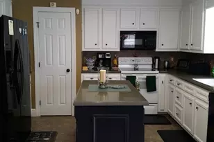 4301 Treetops Cir, Winterville, NC 28590 - Photo 4