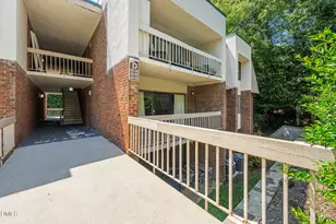 500 Umstead Dr, Chapel Hill, NC 27516 - Photo 2
