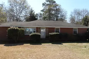 301 W Gannon Ave, Zebulon, NC 27597 - Photo 2