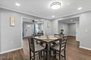 411 Hillcrest Ave, Burlington, NC 27215 - Photo 8