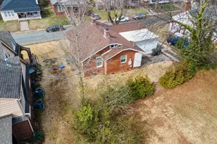 411 Hillcrest Ave, Burlington, NC 27215 - Photo 20