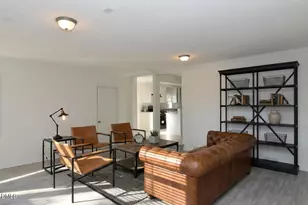 703 W Main St, Clinton, NC 28328 - Photo 6