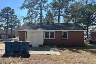 410 W Godwin St, Dunn, NC 28334 - Photo 16