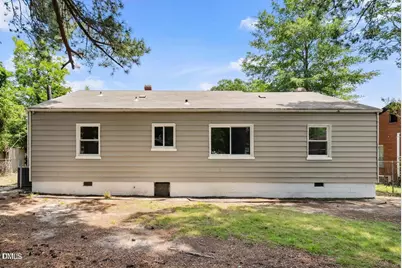 208 Fairview Avenue SW, Wilson, NC 27893 - Photo 4