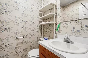 207 E Griswold St, Selma, NC 27576 - Photo 22