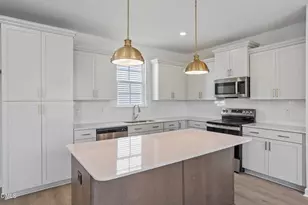 396 White Oak Gdn Wy, Garner, NC 27529 - Photo 4