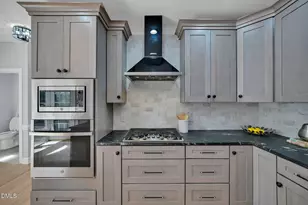 8005 Looking Glass Ct, Raleigh, NC 27612 - Photo 10