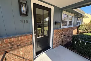 310 Crest Dr, Chapel Hill, NC 27516 - Photo 4