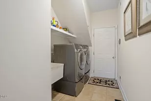 114 Large Oaks Dr, Cary, NC 27518 - Photo 32