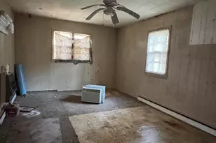 210 Zollicoffer Ave, Henderson, NC 27536 - Photo 14