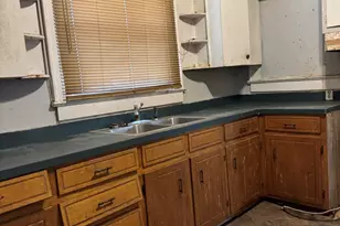 210 Zollicoffer Ave, Henderson, NC 27536 - Photo 8