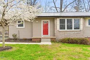 944 Sunset Dr, Graham, NC 27253 - Photo 2