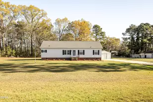 2304 5 Bridge Rd, Clinton, NC 28328 - Photo 2