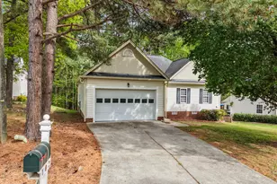 102 Ashton Ct, Clayton, NC 27527 - Photo 2