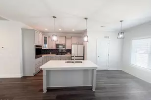 333 Oakhaven Dr, Holly Springs, NC 27540 - Photo 2