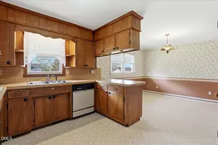 216 Crescent Dr, Clayton, NC 27520 - Photo 8