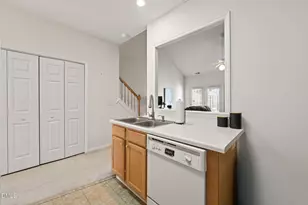 33 Signet Dr, Durham, NC 27704 - Photo 10