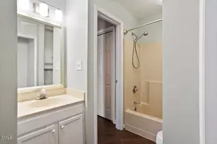 924 New Kent Pl, Cary, NC 27511 - Photo 18