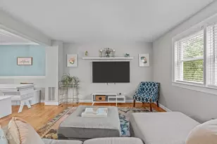 1037 Nichols Dr, Raleigh, NC 27605 - Photo 2