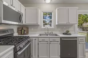 108 Teal Lake Dr, Holly Springs, NC 27540 - Photo 10