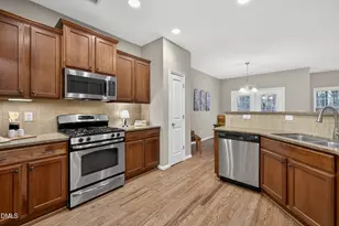 200 Shorehouse Way, Holly Springs, NC 27540 - Photo 18