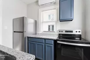 204 W Holt St, Burlington, NC 27217 - Photo 8