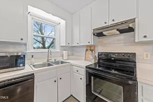 717 Slippery Bank Ct, Benson, NC 27504 - Photo 8