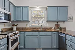 1401 Mapleside Ct, Raleigh, NC 27609 - Photo 4