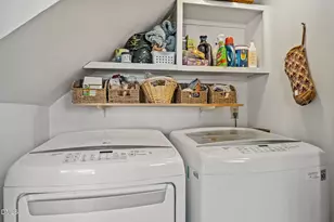 1401 Mapleside Ct, Raleigh, NC 27609 - Photo 24