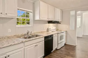 141 Cardinal Ln, Henderson, NC 27537 - Photo 8
