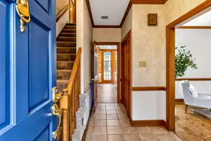 10 Elmstead Pl, Chapel Hill, NC 27517 - Photo 2