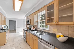 400 Cedar Hill Ln, Raleigh, NC 27609 - Photo 14