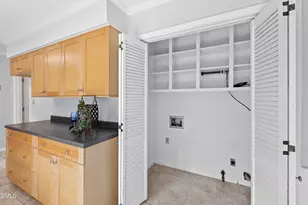 400 Cedar Hill Ln, Raleigh, NC 27609 - Photo 20