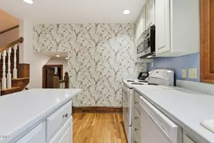 1513 Dellwood Dr, Raleigh, NC 27607 - Photo 18