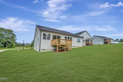 160 Golfview Avenue, Benson, NC 27504 - Photo 6
