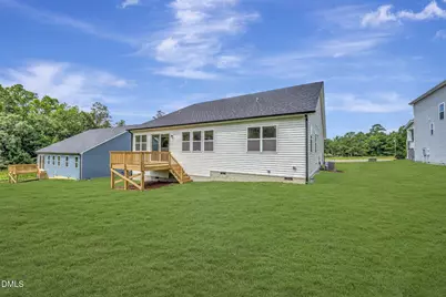 160 Golfview Avenue, Benson, NC 27504 - Photo 4
