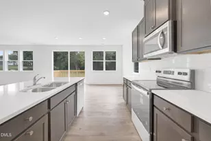160 Golfview Ave, Benson, NC 27504 - Photo 10