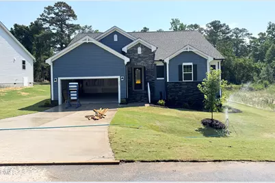 144 Golfview Avenue, Benson, NC 27504 - Photo 2