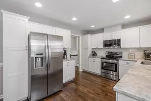 516 Northclift Dr, Raleigh, NC 27609 - Photo 8