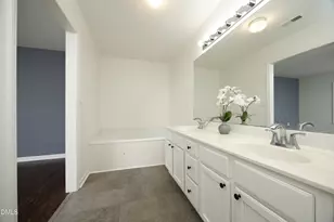 521 Renshaw Ct, Cary, NC 27518 - Photo 20