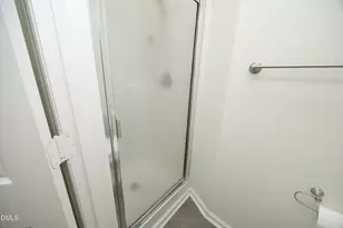 521 Renshaw Ct, Cary, NC 27518 - Photo 22