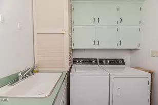 702 N Vance St, Sanford, NC 27330 - Photo 38