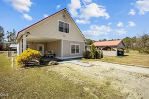 828 Chair Factory Rd, Whiteville, NC 28472 - Photo 4
